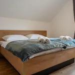 Tanja 3 Bedroom, Mountain View & Family Apartment Golnik