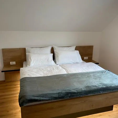 Tanja 3 Bedroom, Mountain View & Family Apartman