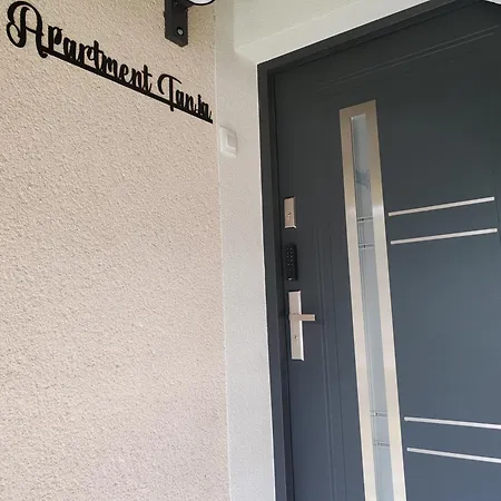 Apartment Tanja 3 Bedroom, Mountain View & Family *